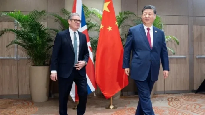 ستارمر في الصين: زيارة تاريخية لتعزيز العلاقات الاقتصادية والدبلوماسية