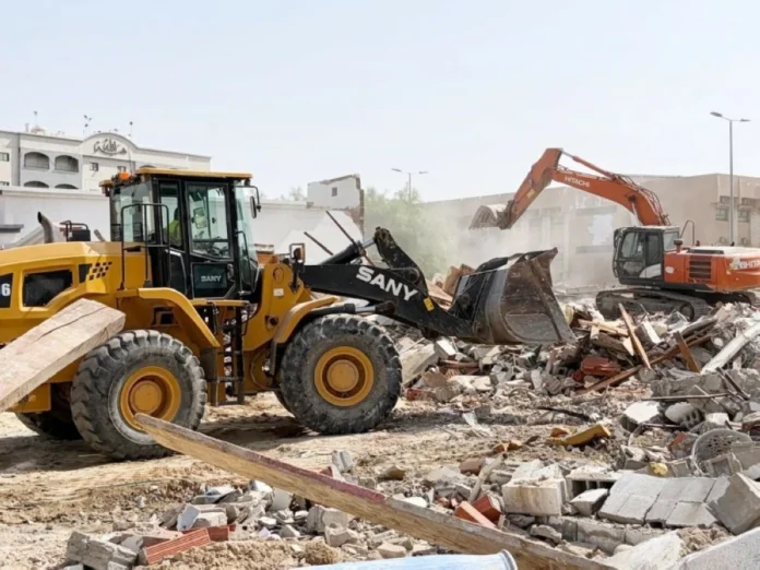 أمانة جدة تزيل مباني الرويس: تحسين حضري وسلامة سكان