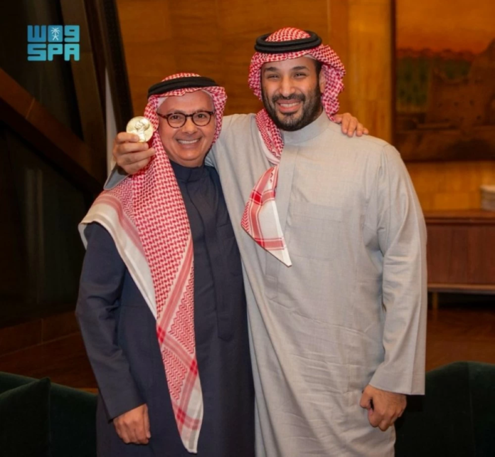 ولي العهد يستقبل البروفيسور عمر ياغي الفائز بنوبل الكيمياء 2025