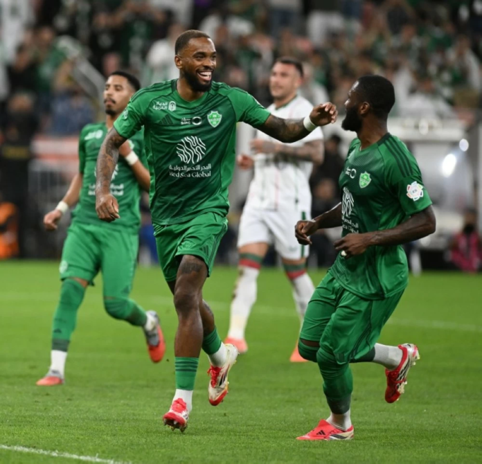 الأهلي يكتسح الاتفاق برباعية.. دوري روشن يشتعل