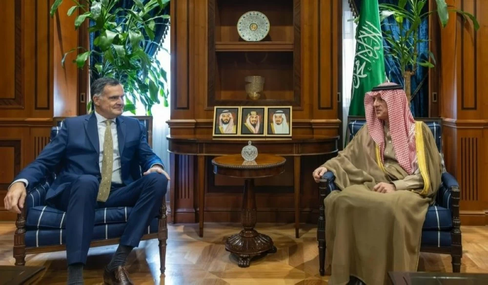 صورة للقاء عادل الجبير وسفير الاتحاد الأوروبي في الرياض