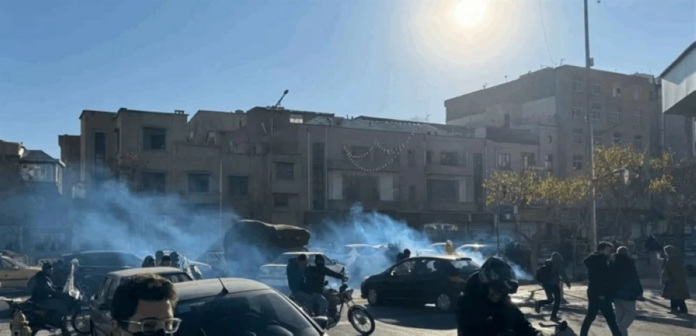 عقوبات أوروبية على مسؤولين إيرانيين والحرس الثوري: تحليل وتأثيرات