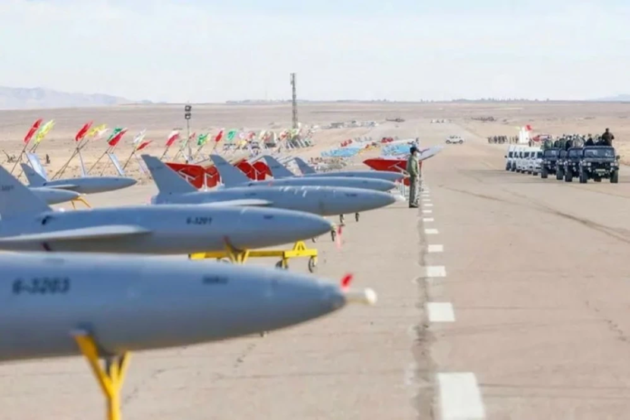 إيران تعزز جيشها بـ1000 مسيرة جديدة وسط توترات مع أمريكا