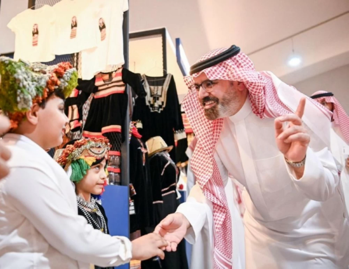 نائب أمير جازان يطلق معرض العسل بالعيدابي 2026 | دعم النحالين والاقتصاد المحلي