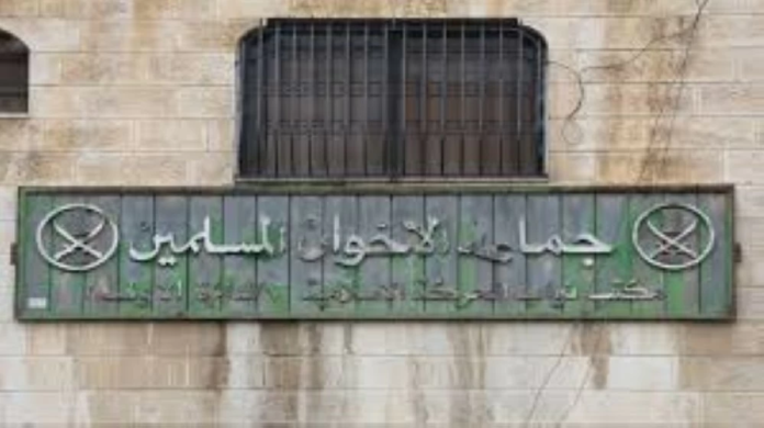 الإخوان تعترف بفضيحة ابتزاز جنسي: قيادي هارب متورط