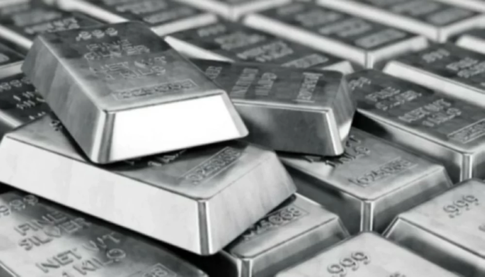 انهيار سعر الفضة: خسارة 22% في يوم واحد وتداعياتها
