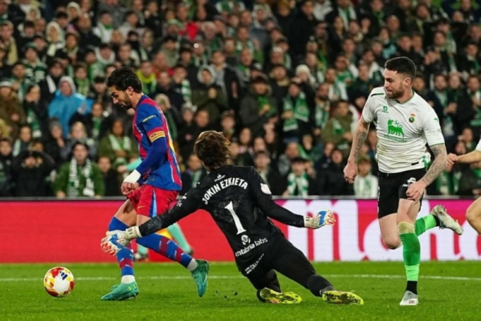 برشلونة يبلغ ربع نهائي كأس الملك بفوز على راسينغ