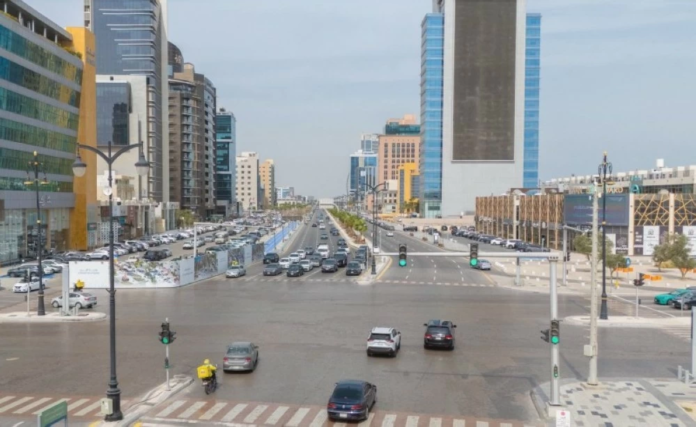 الخبر تطلق إشارات مرور ذكية بالذكاء الاصطناعي لتحسين الحركة