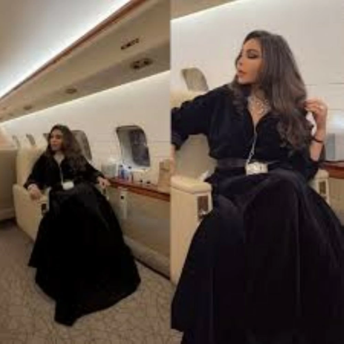 أحلام الشامسي: إطلالة ملكية على متن طائرتها الخاصة