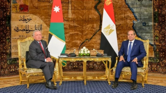 السيسي والملك عبد الله: دعوة لتنفيذ اتفاق غزة ودعم فلسطين