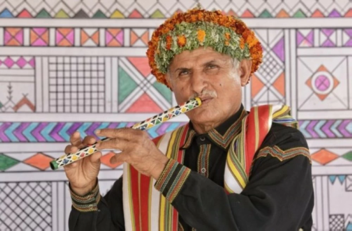 رحيل العم حديش.. عسير تفقد رمز المزمار والتراث الشعبي