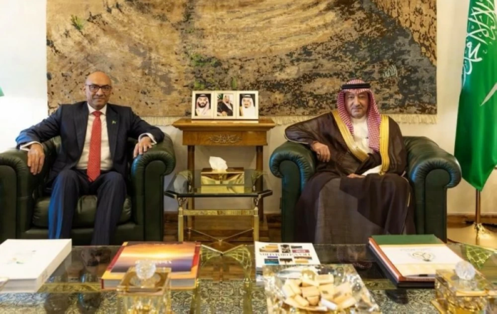 لقاء سعودي باكستاني لتعزيز التعاون الاستراتيجي في الرياض