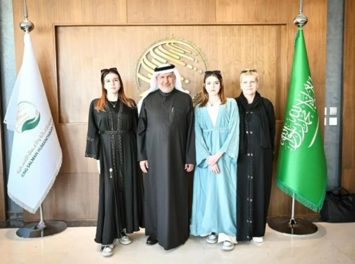 لقاء مؤثر: التوأم البولندي وجراحهما السعودي بعد 21 عاماً