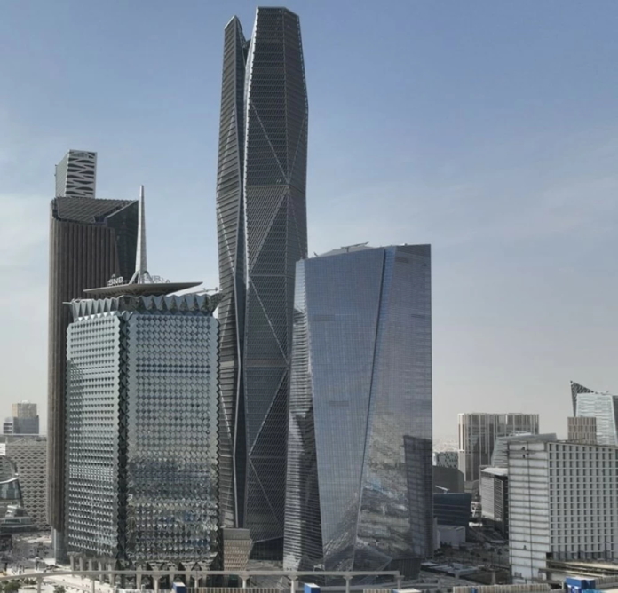 شراكة PIF والقطاع الخاص: محرك رئيسي لرؤية السعودية 2030