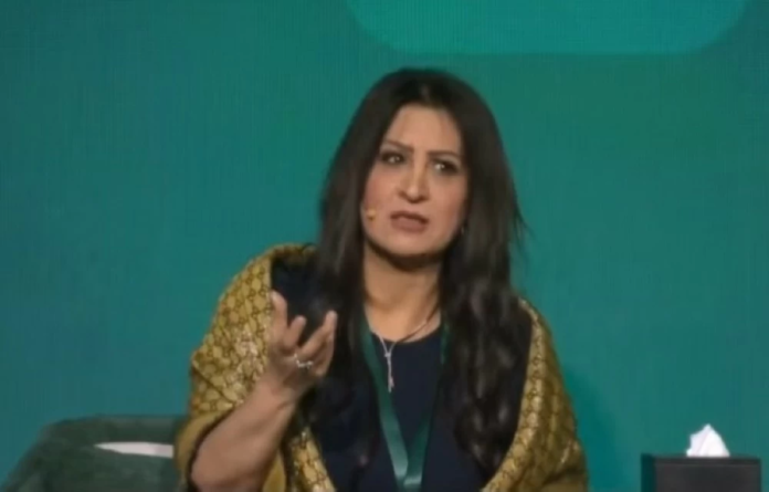 عهدية السيد تشيد بـ«عكاظ» كنموذج رائد في الإعلام الرقمي