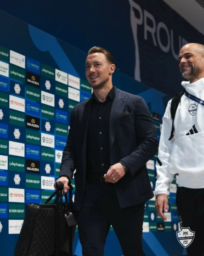 يايسله يدافع عن الأهلي بعد تعادل الهلال: فخور بالدفاع وأنا واقعي