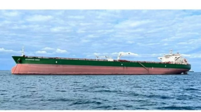 أسعار شحن ناقلات النفط تقفز لـ126 ألف دولار وسط توترات إيران