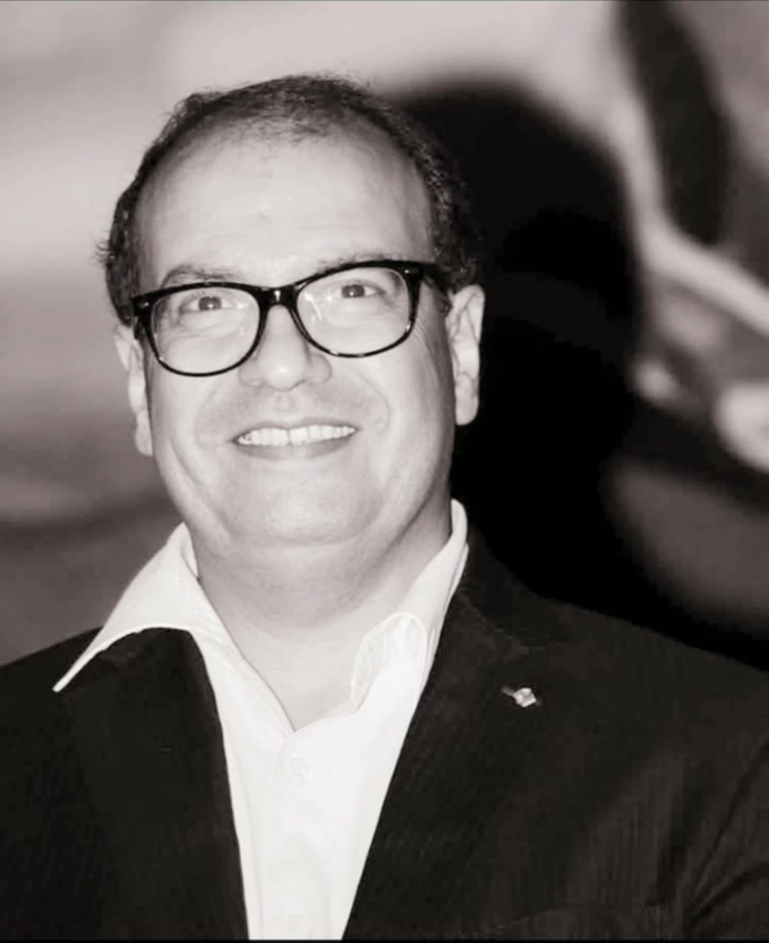 الأب: عمود العائلة ورمز التضحية الصامتة