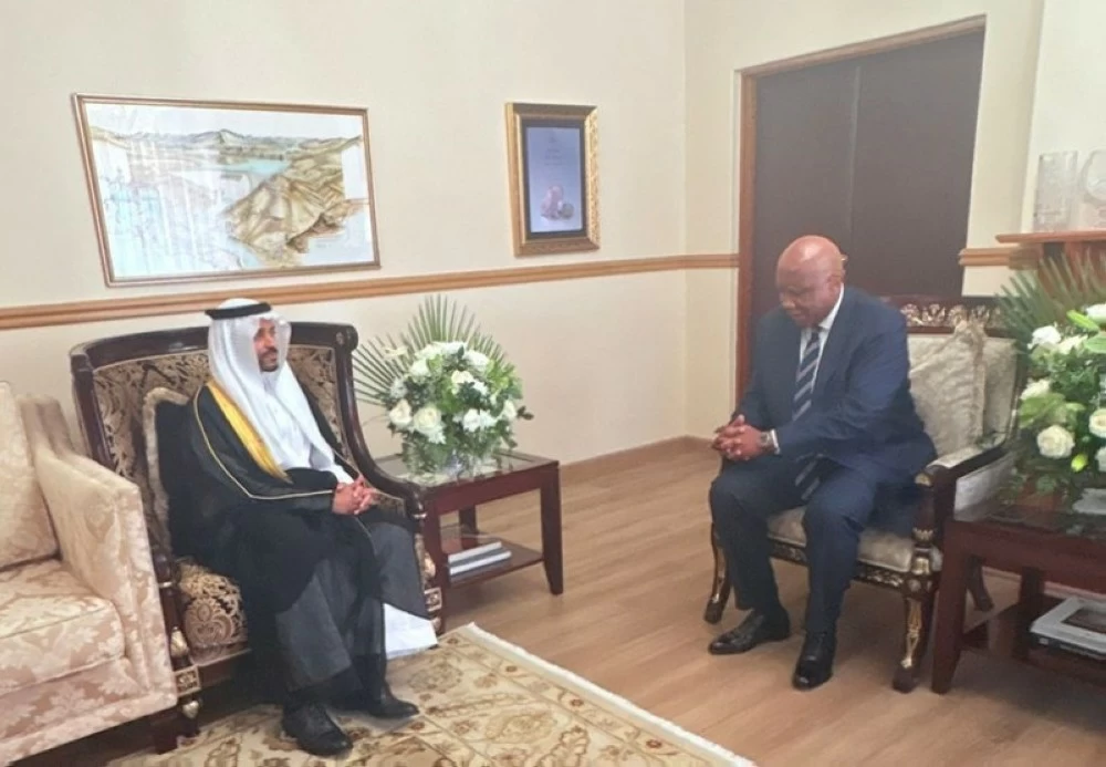 صورة السفير فيصل الحربي يقدم أوراق اعتماده