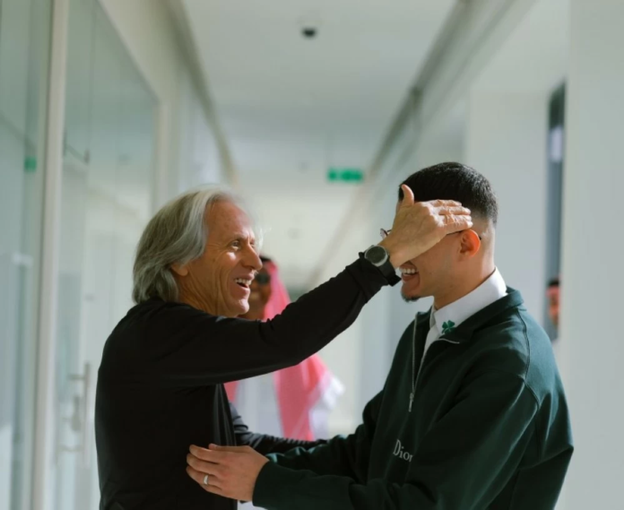 انتقال الحمدان للنصر: جدل قانوني ومشاركة نظامية؟