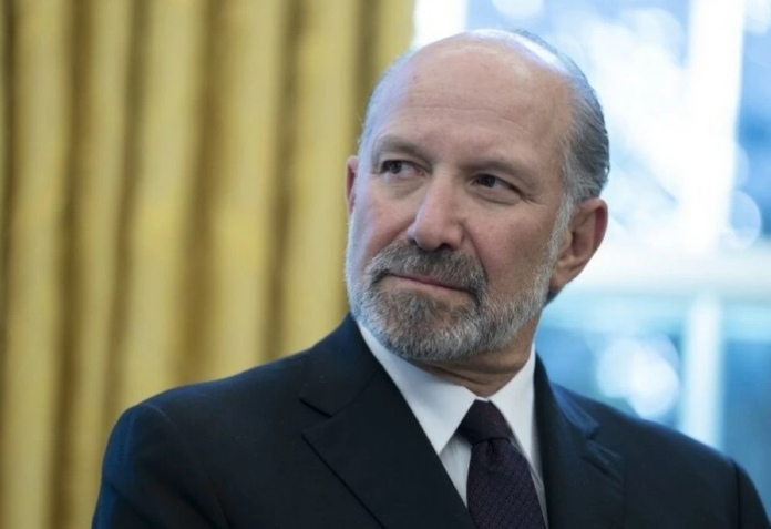 وثائق إبستين: شراكة ويلبر روس تثير الجدل السياسي