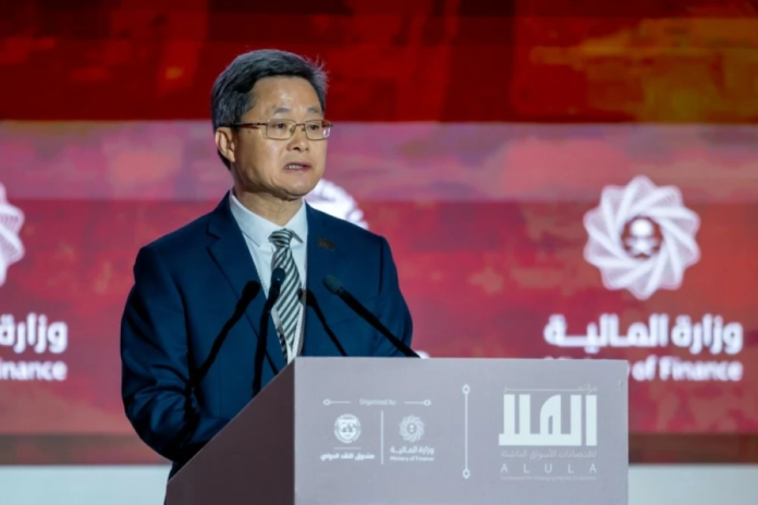 الصين: 30% من النمو العالمي بفضل اقتصادنا - وزير المالية