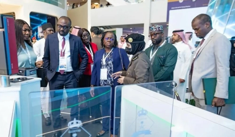 وزير داخلية نيجيريا في جناح وزارة الداخلية السعودية