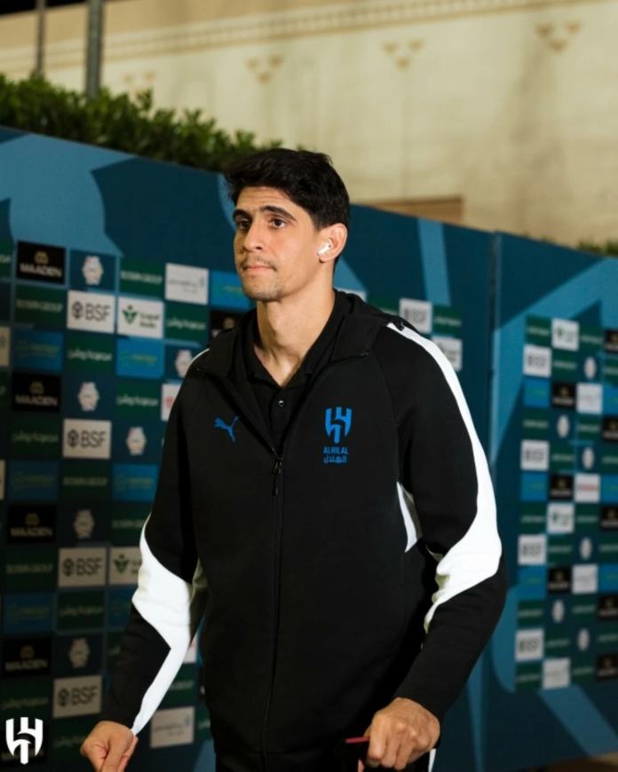 إصابة ياسين بونو.. قلق في الهلال قبل موقعة آسيوية حاسمة