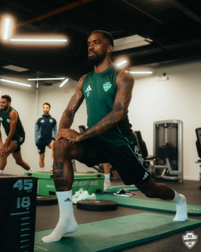 ماتياس يحذر رباعي الأهلي من الإيقاف قبل قمة الشباب بالدوري