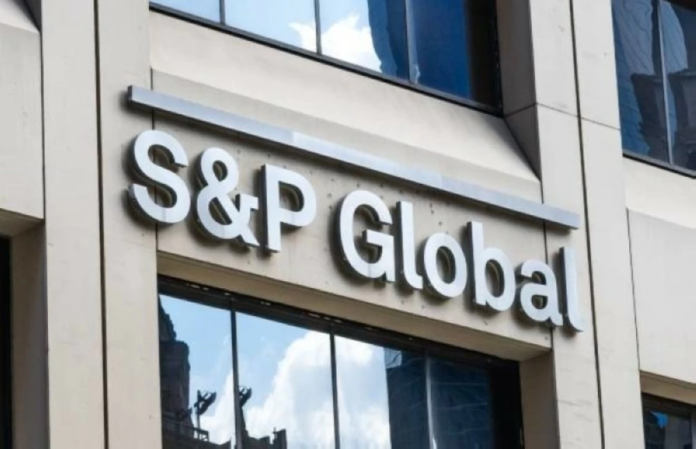 نمو إقراض البنوك السعودية 10% بدعم من رؤية 2030 | تقرير S&P