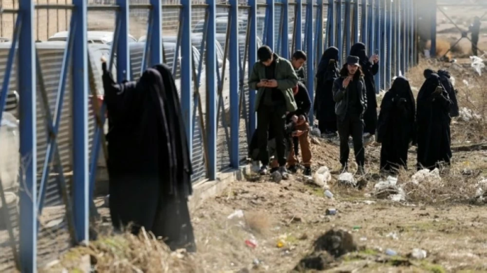 العراق يستكمل نقل سجناء داعش من سوريا تمهيداً لمحاكمتهم