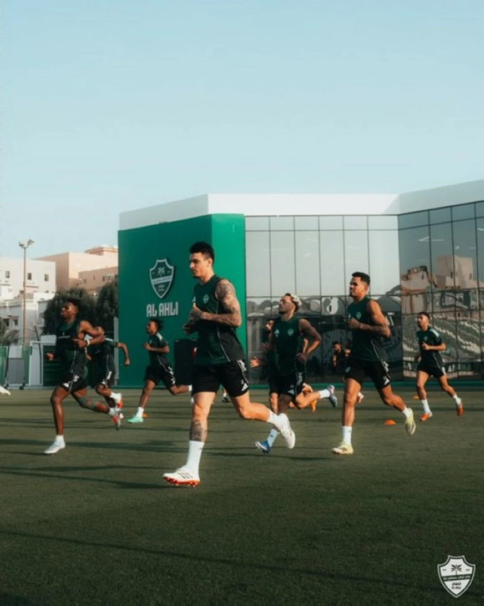 مباراة الأهلي والشباب: صراع القمة والقاع في دوري روشن السعودي