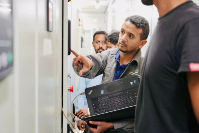 السعودية تعيد الكهرباء لسقطرى: دعم عاجل وتنمية مستدامة