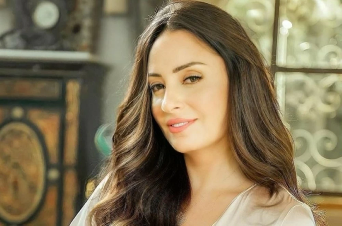 نيرمين الفقي وعادل إمام: قصة 