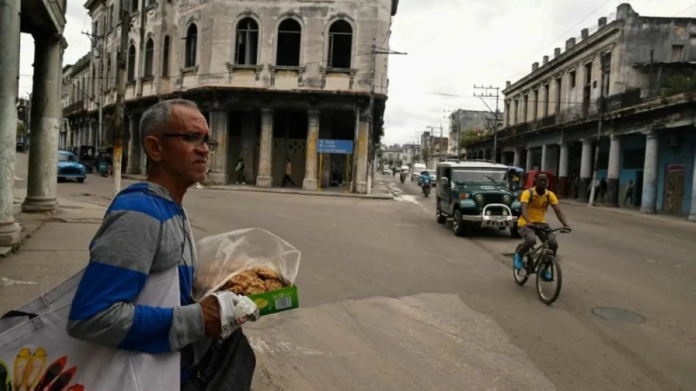 ترمب: كوبا 'دولة فاشلة' ويدعو لاتفاق مع واشنطن
