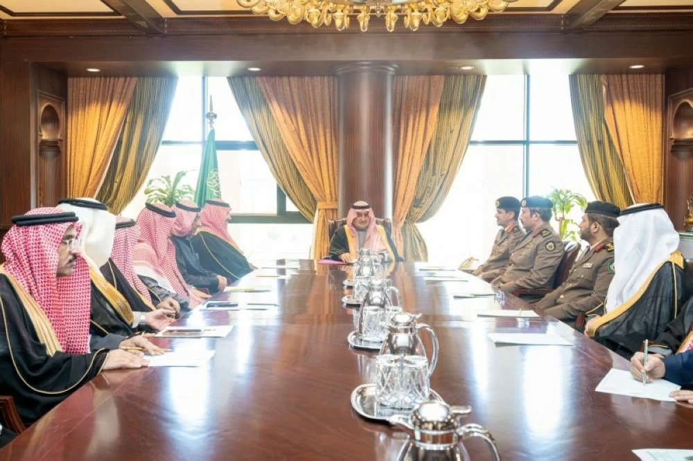 صورة اجتماع أمير تبوك