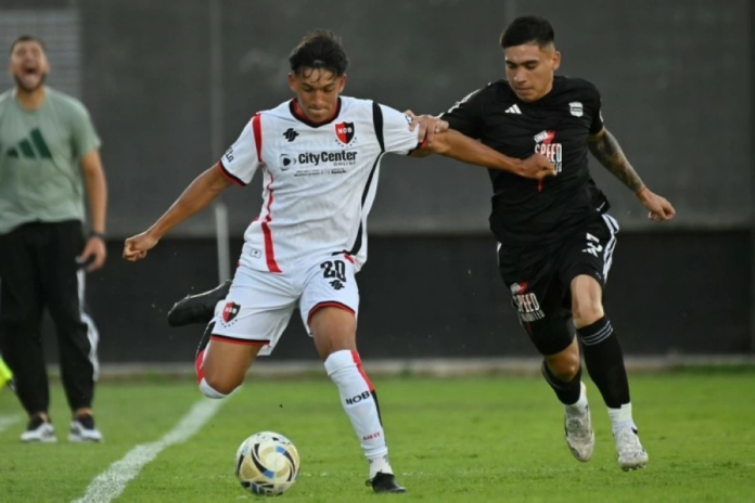 نيولز أولد بويز يتعادل مع ديبورتيفو ريسترا في الدوري الأرجنتيني