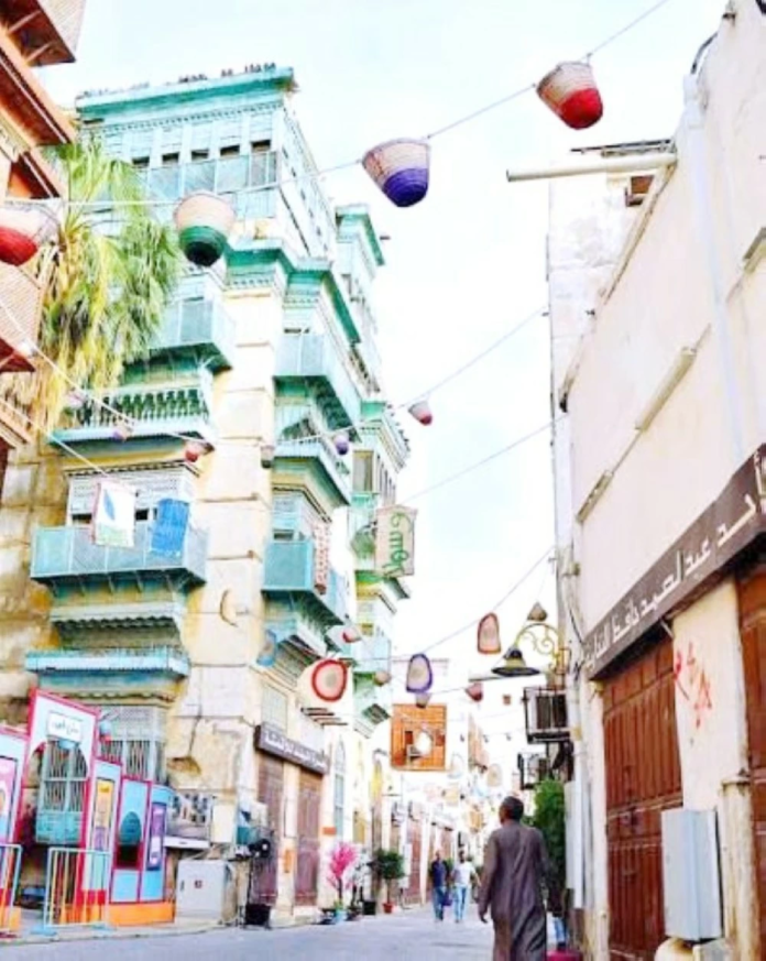 سوق العلوي جدة: قلب التوابل والتاريخ في البلد | اكتشف التراث