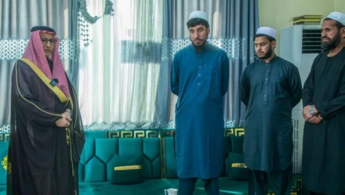وساطة سعودية تنجح في إطلاق سراح باكستانيين من أفغانستان
