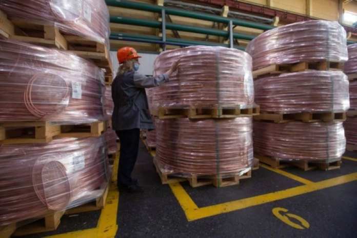 أسعار النحاس تقفز لـ 12,752.5 دولار: ما الذي يدفع هذا الارتفاع؟