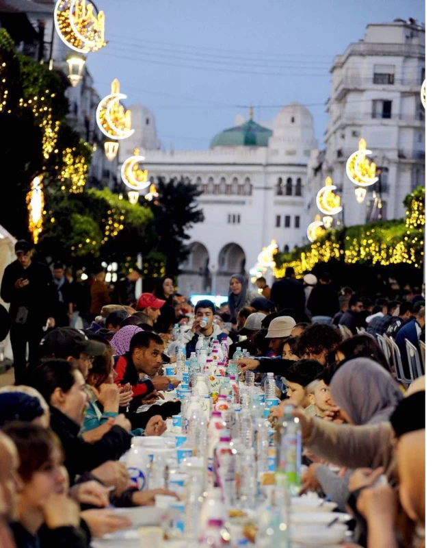 عادات رمضان في الجزائر: تكافل اجتماعي وتراث متوارث