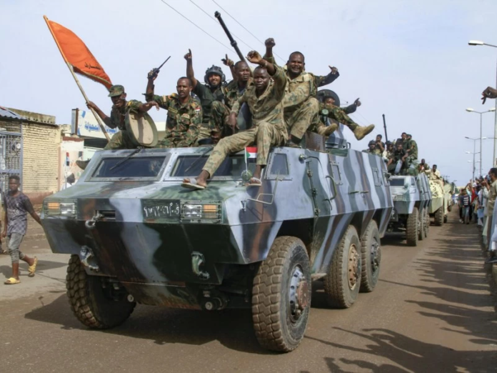 الجيش السوداني يعزز قواته في النيل الأزرق بكتيبة مظلات