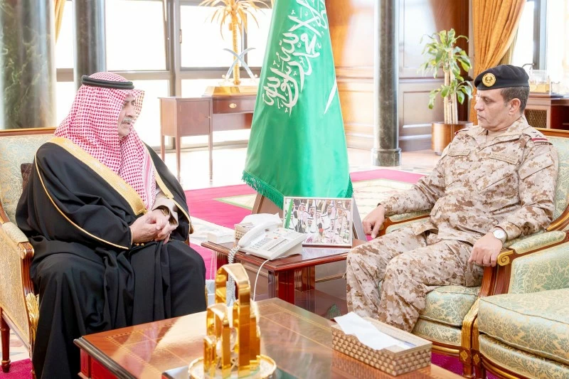 أمير تبوك يستقبل قائد المنطقة الشمالية الغربية