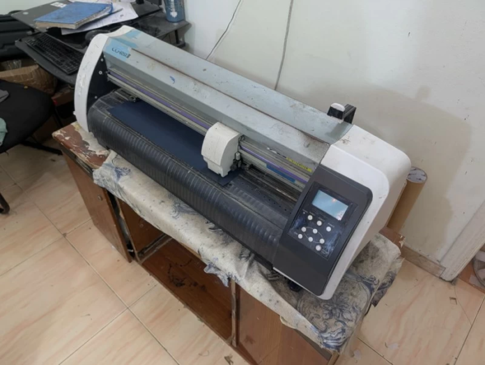 أمانة جدة تضبط معملاً لتزييف ملابس الأندية الرياضية