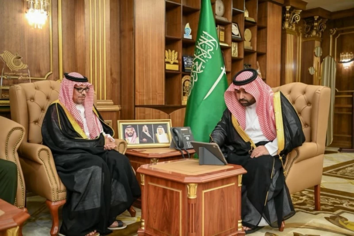 أمير جازان يدشن صندوق تراحم الوقفي لدعم السجناء وأسرهم