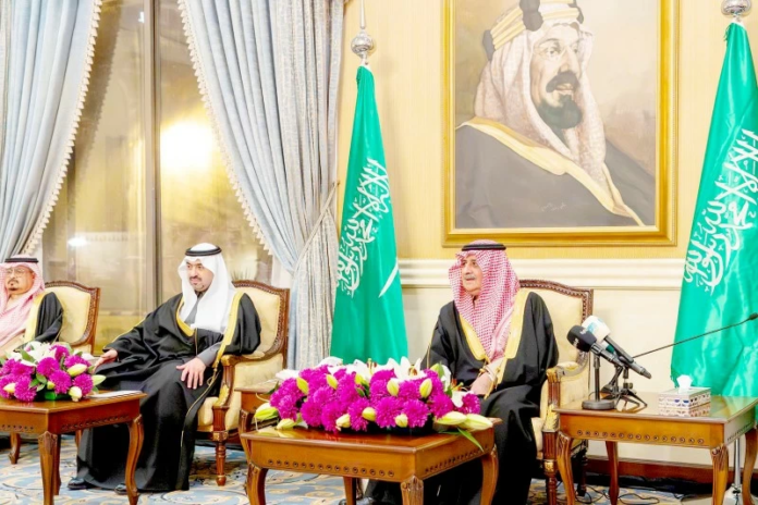 أمير تبوك يرعى حفل يوم التأسيس ويكرم الفائزين بجائزة العطاء
