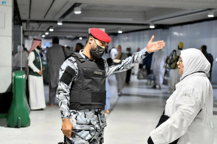 تعدد لغات رجال الأمن: استراتيجية لخدمة ضيوف الرحمن