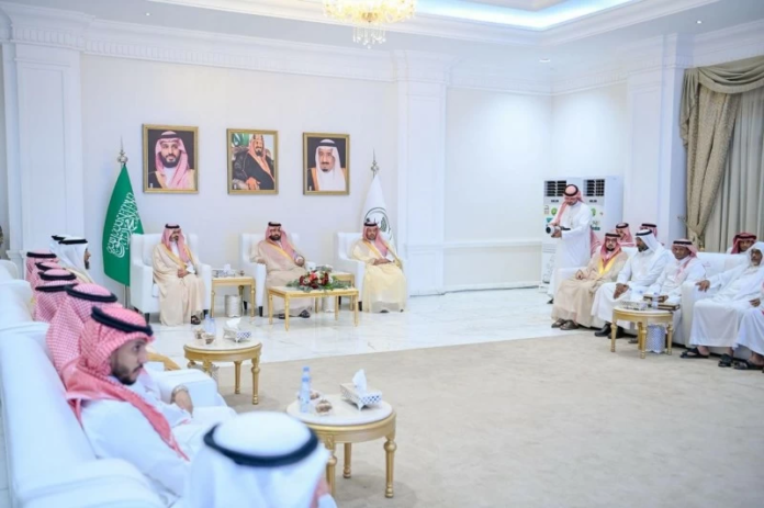أمير جازان يسلم وحدات سكنية ضمن تبرع ولي العهد الملياري