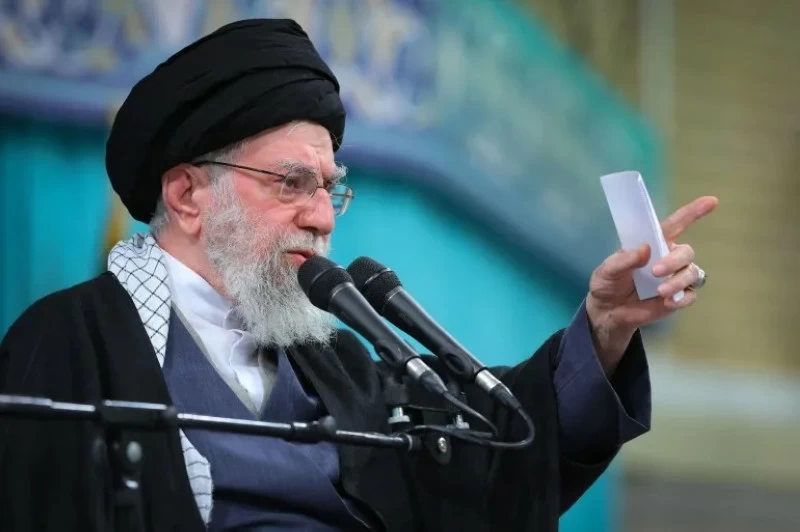 ترمب يعلن عملية عسكرية ضد إيران: تدمير الصواريخ والبحرية