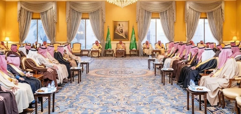 أمير منطقة تبوك يستقبل المواطنين